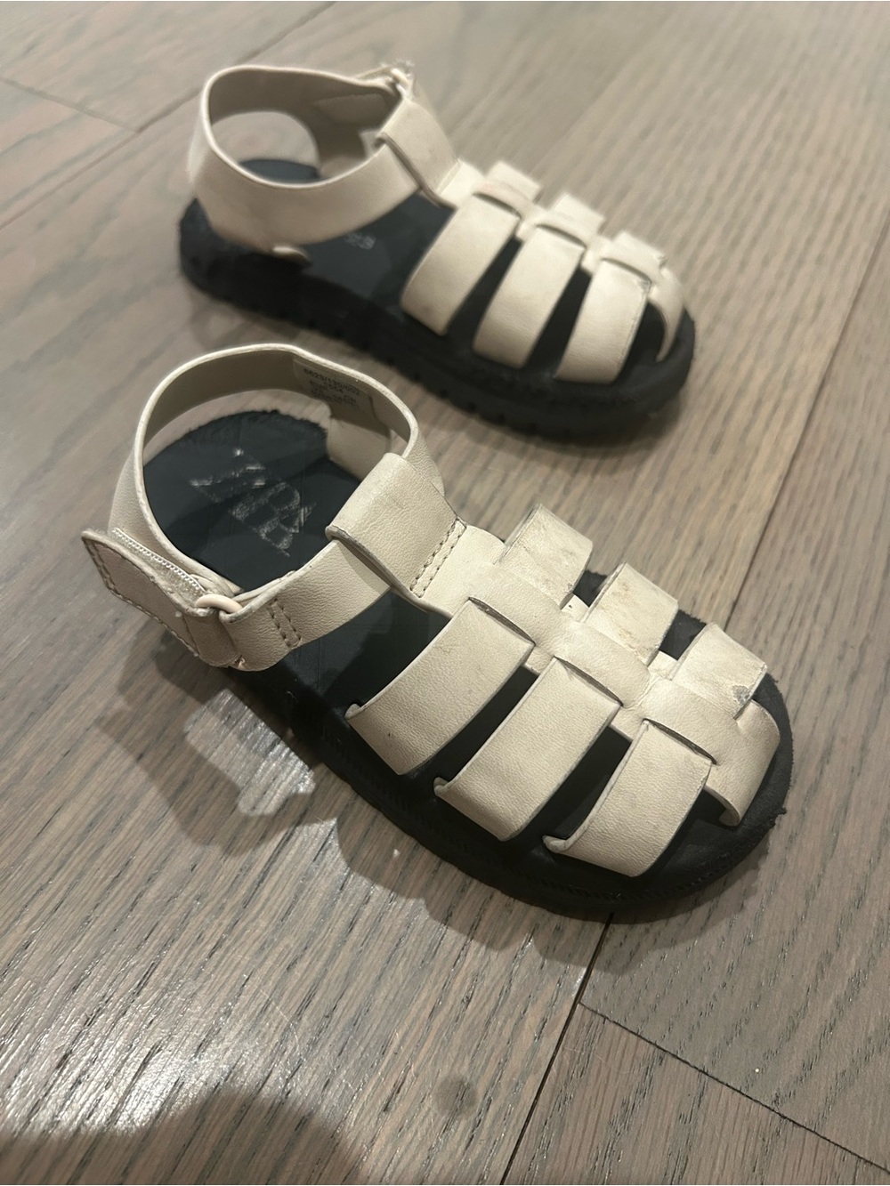 Zara girl Cream Fisherman Sandals with Black Sole toddler size 7